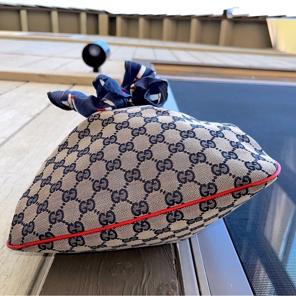 Gucci: Positano Scarf Multicolour Monogram Canvas and Leather Hobo Bag - Picture 13 of 16